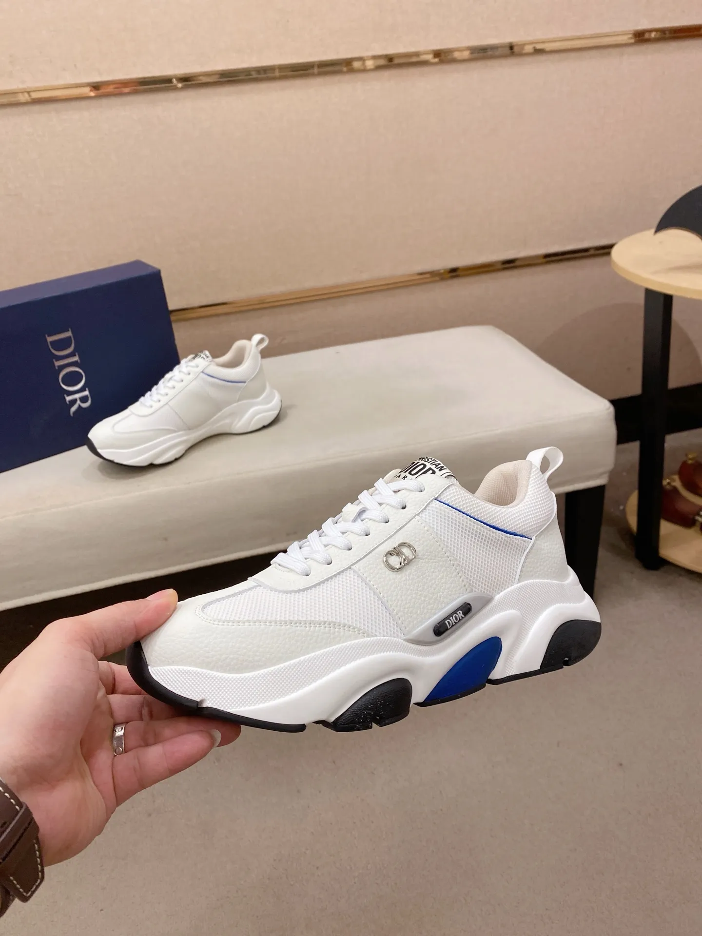 Men's shoes💰 462💰🇮🇹🇮🇹Dior d The new model is on sale at the same time at the counter. The upper 🇮🇹 is imported Italian first-layer cowhide, and the lining is fully imported sheepskin 💪💪. It is a complete 1⃣️ to 1⃣️ replica 🇮🇹💪💪, ⚠ Sole: The original sole is specially provided by the original factory. The exclusive movable molded sole is super comfortable. ⚠Original factory single goods, 🔍🔍high quality, you can enter and leave the counter at will, welcome to compare⚠. Code number: 38-44. Can be customized 45-46.